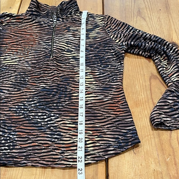 SNO SKINS Animal Print Patterned Quarter-Zip Top textured - Picture 5 of 6